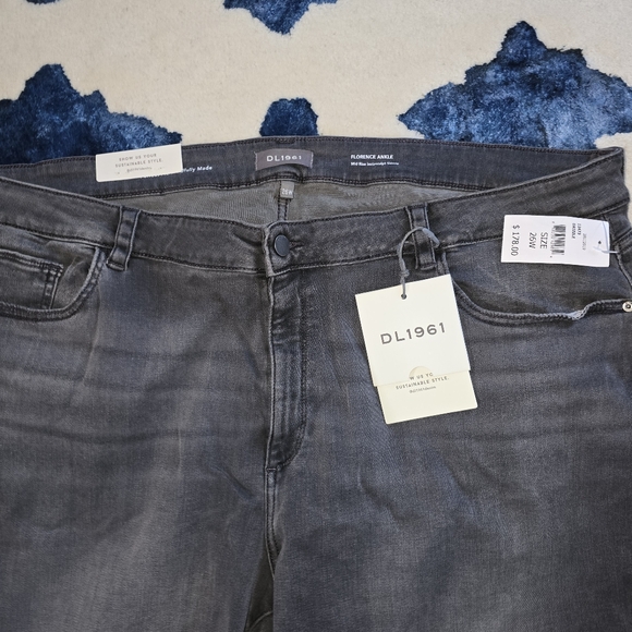 Anthropologie DL1961 Floence Jeans Plus size 26w - Picture 3 of 10